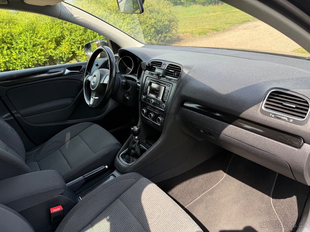 2011 Volkswagen GOLF - 16