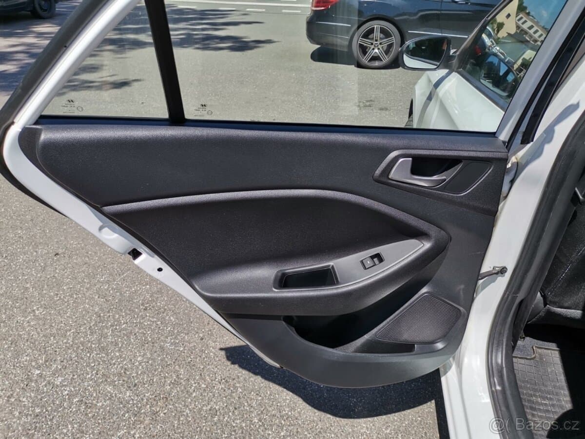 2019 Hyundai i20 - 16