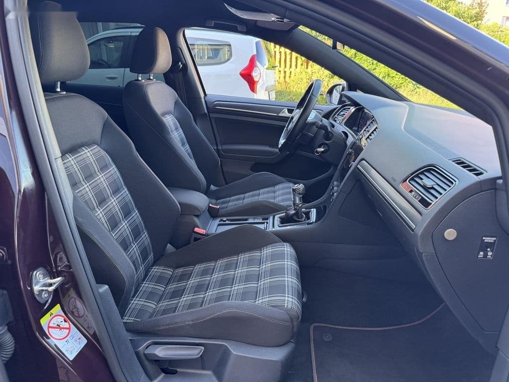 2017 Volkswagen GOLF - 16