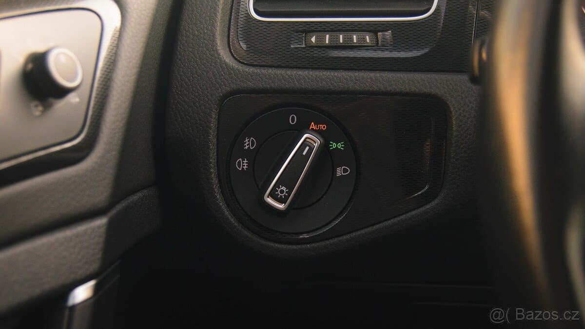 2015 Volkswagen GOLF - 16