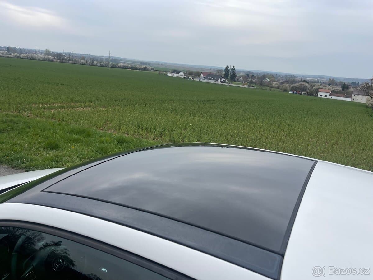 2011 Volkswagen POLO - 16