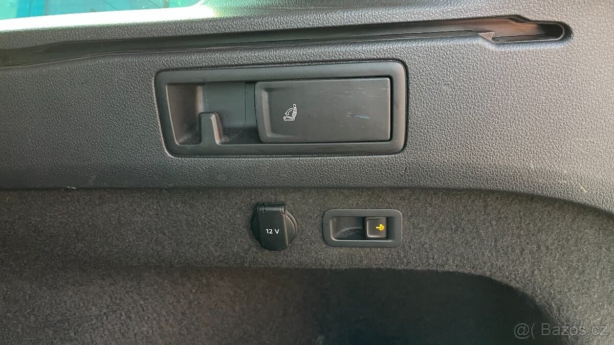 2015 Volkswagen PASSAT - 16