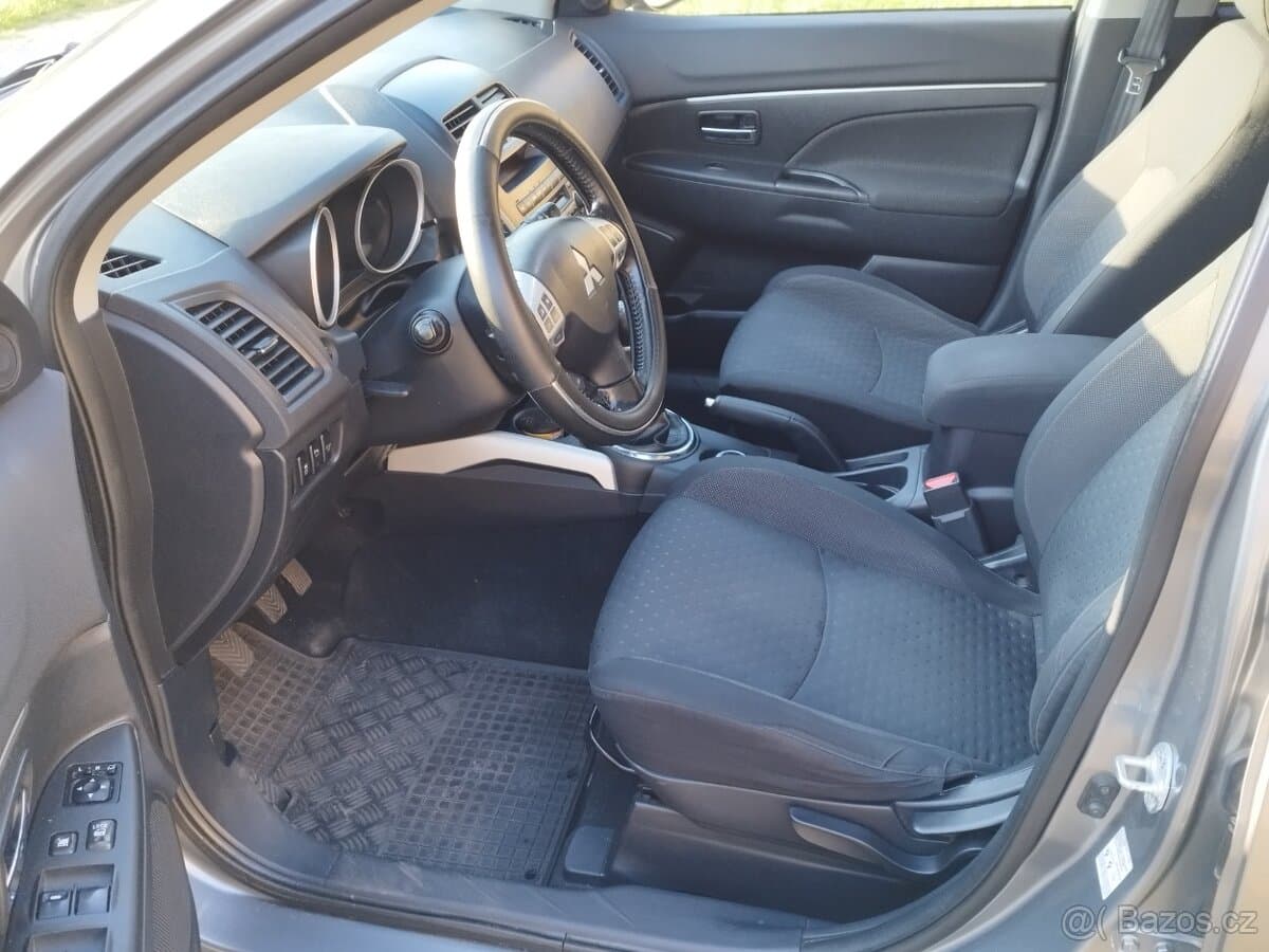 2011 Mitsubishi ASX - 16
