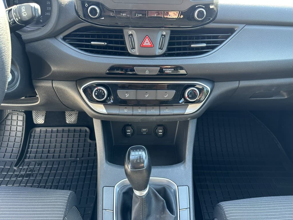 2021 Hyundai i30 - 16