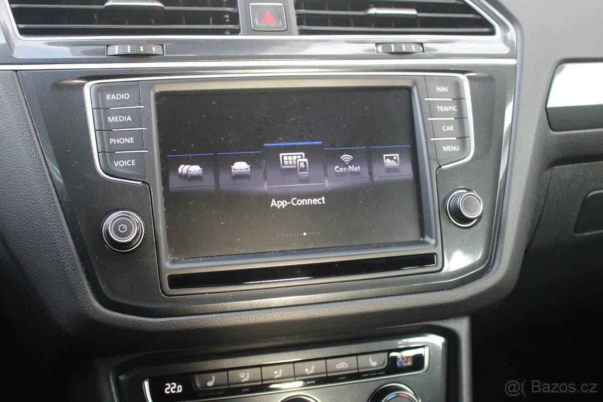 2016 Volkswagen TIGUAN - 16