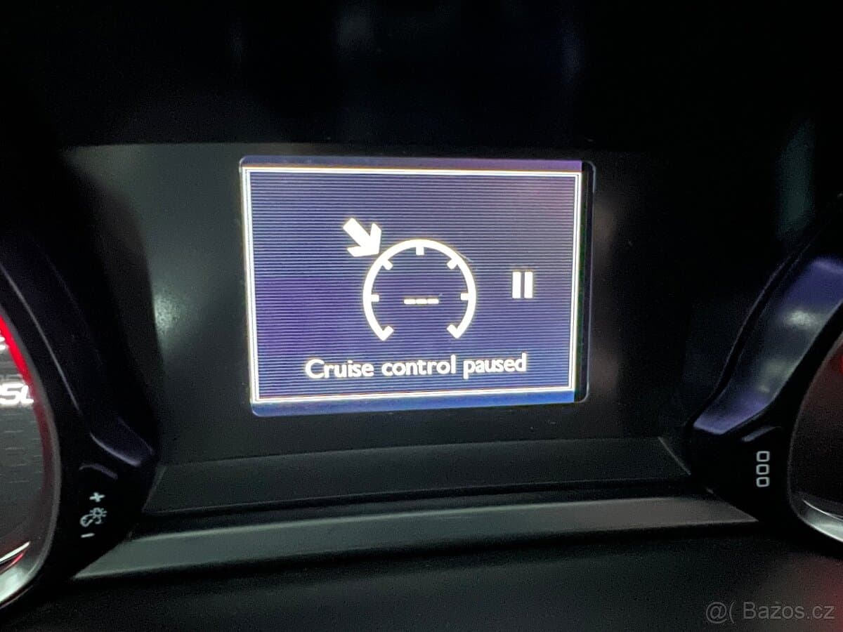 2017 Peugeot 308 - 16
