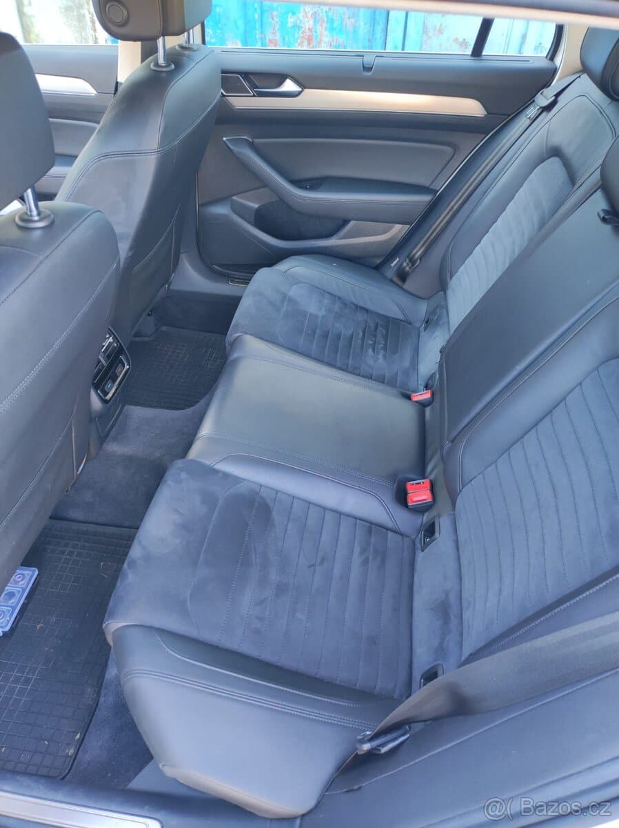 2015 Volkswagen PASSAT - 16