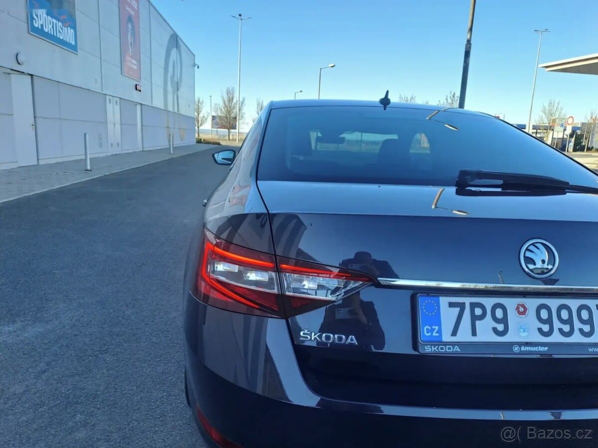 2020 Škoda SUPERB - 16