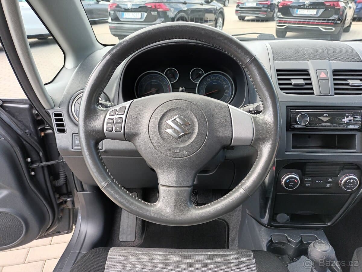 2011 Suzuki SX4 - 16
