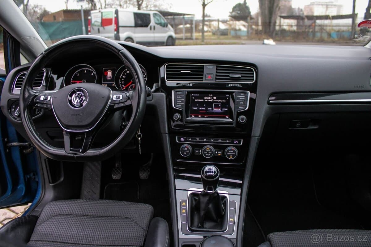 2013 Volkswagen GOLF - 16