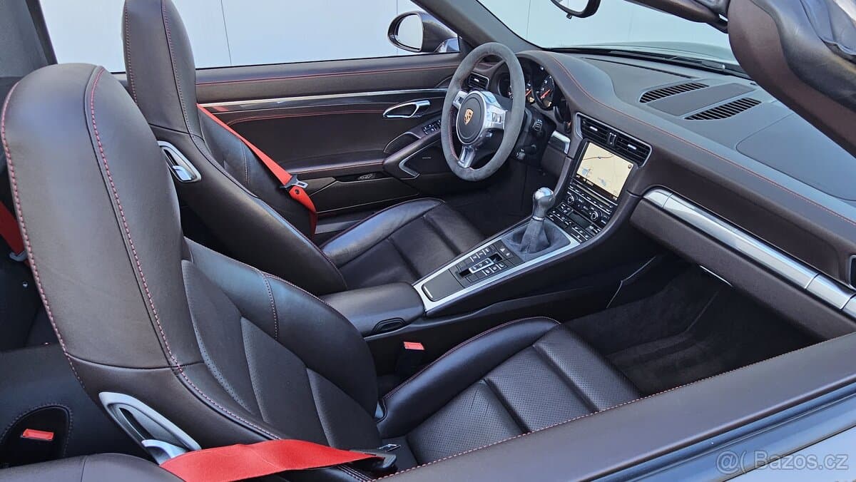 2013 Porsche 911 - 16