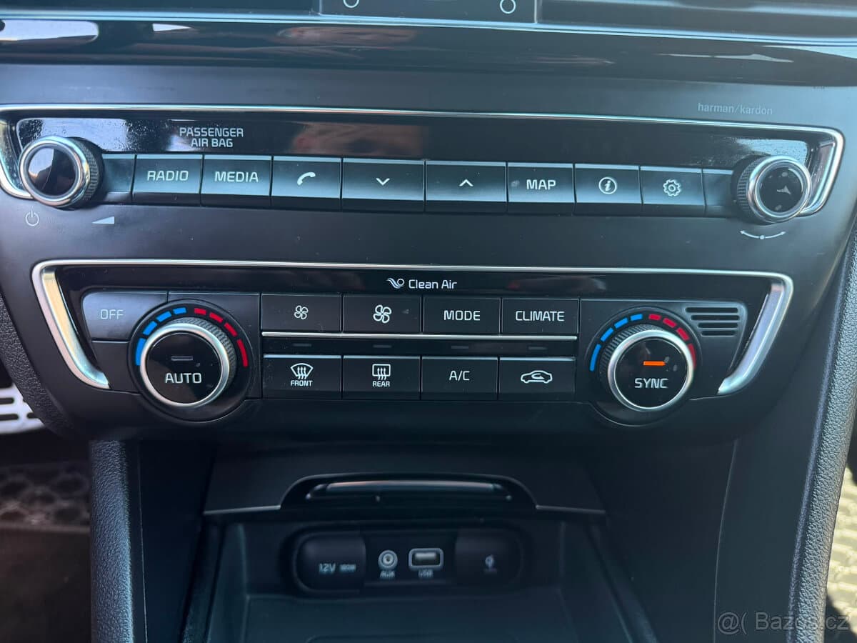 2018 Kia OPTIMA - 16