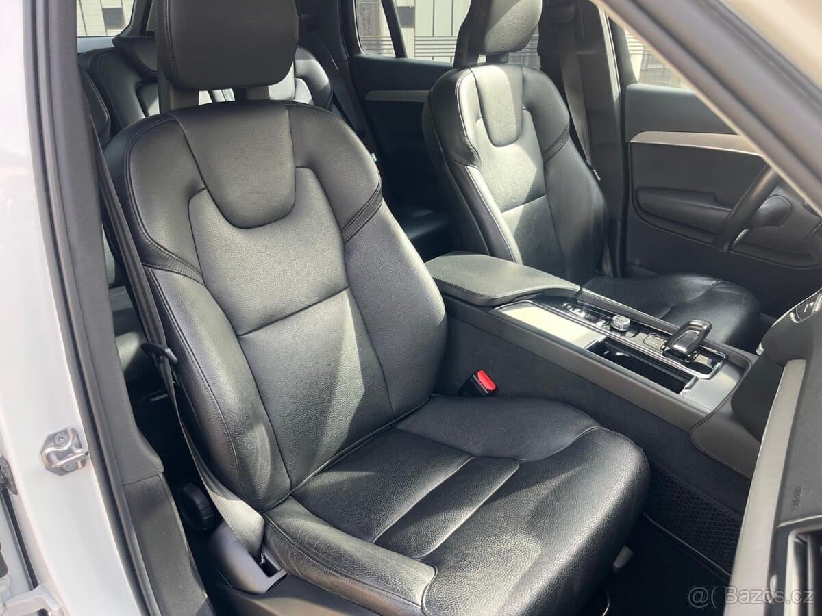 2020 Volvo XC90 - 16