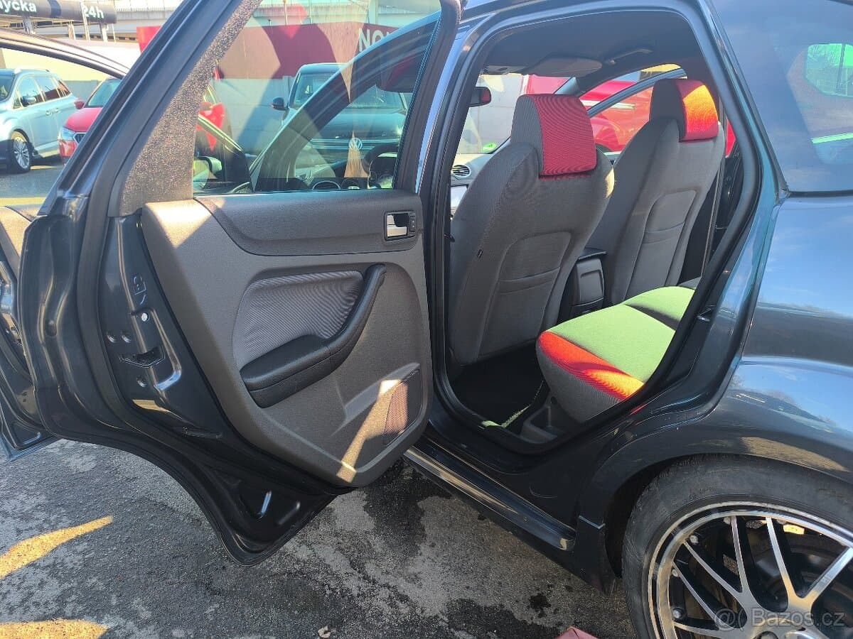 2007 Ford FOCUS - 16