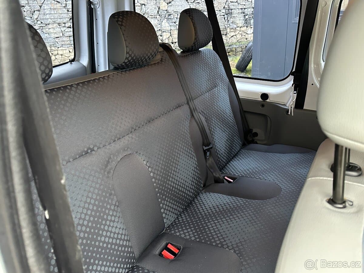 2009 Renault TRAFIC - 16