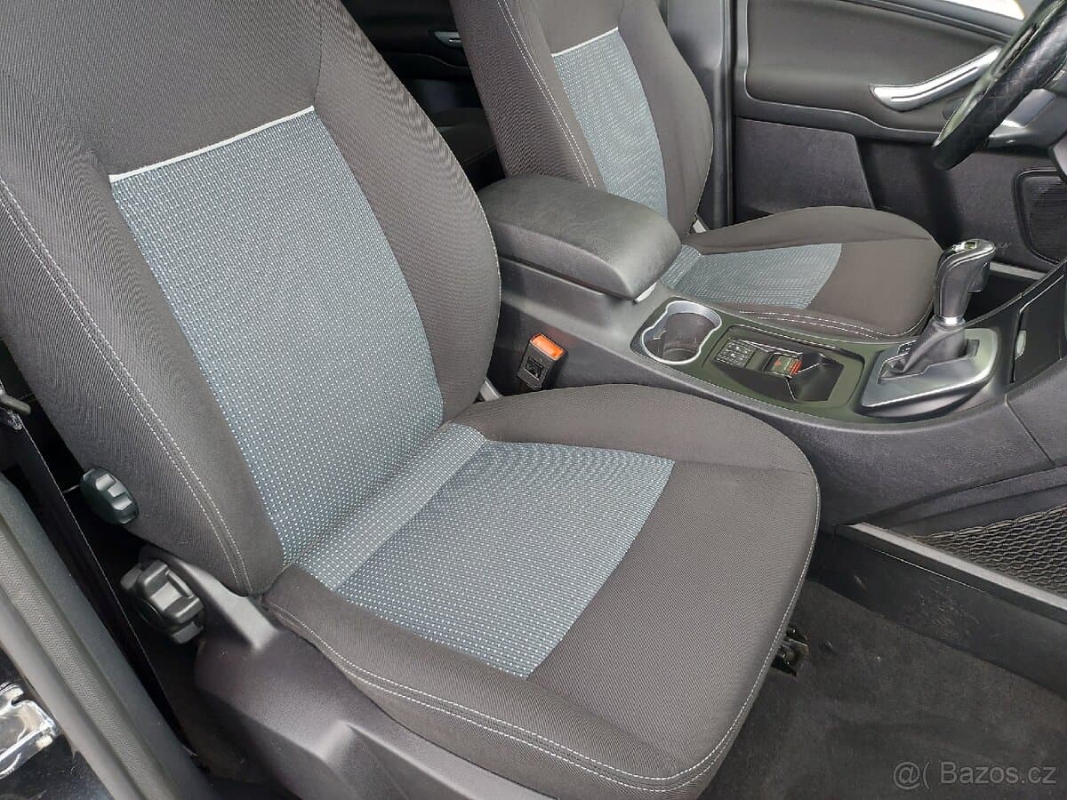 2015 Ford GALAXY - 16