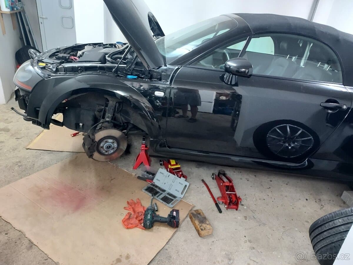 2003 Audi TT - 16