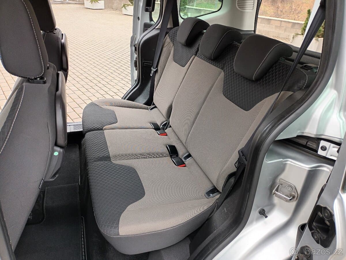 2015 Ford TOURNEO - 16