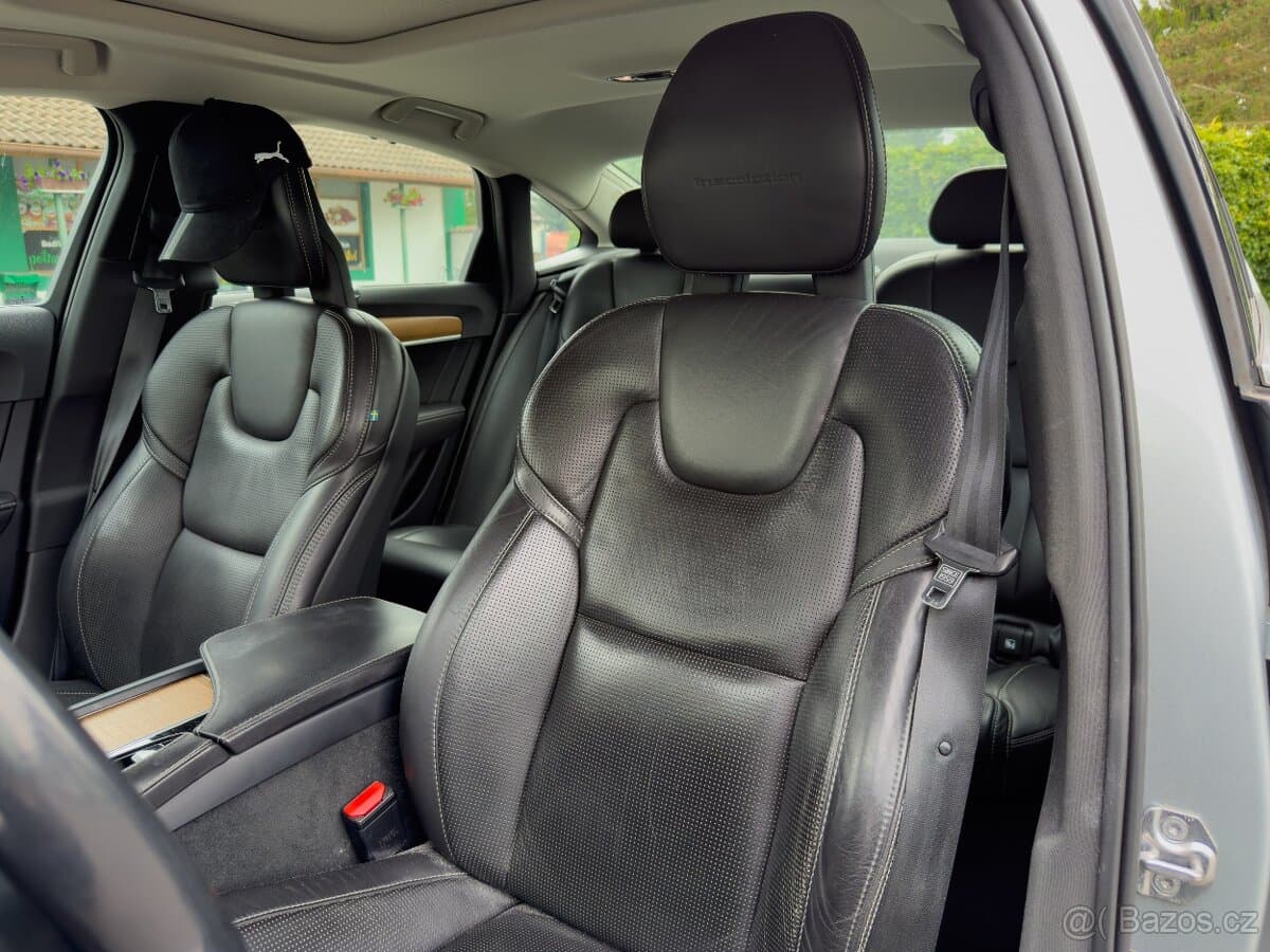 2017 Volvo S90 - 16