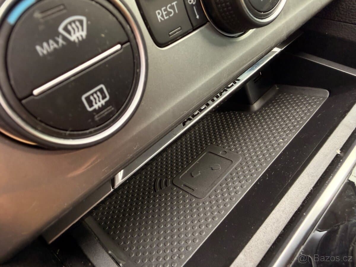 2019 Volkswagen PASSAT - 16