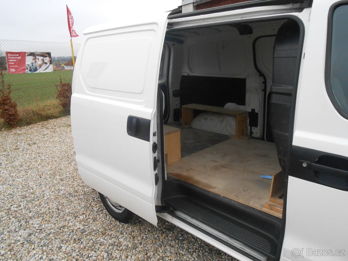 2015 Hyundai H-1 - 16