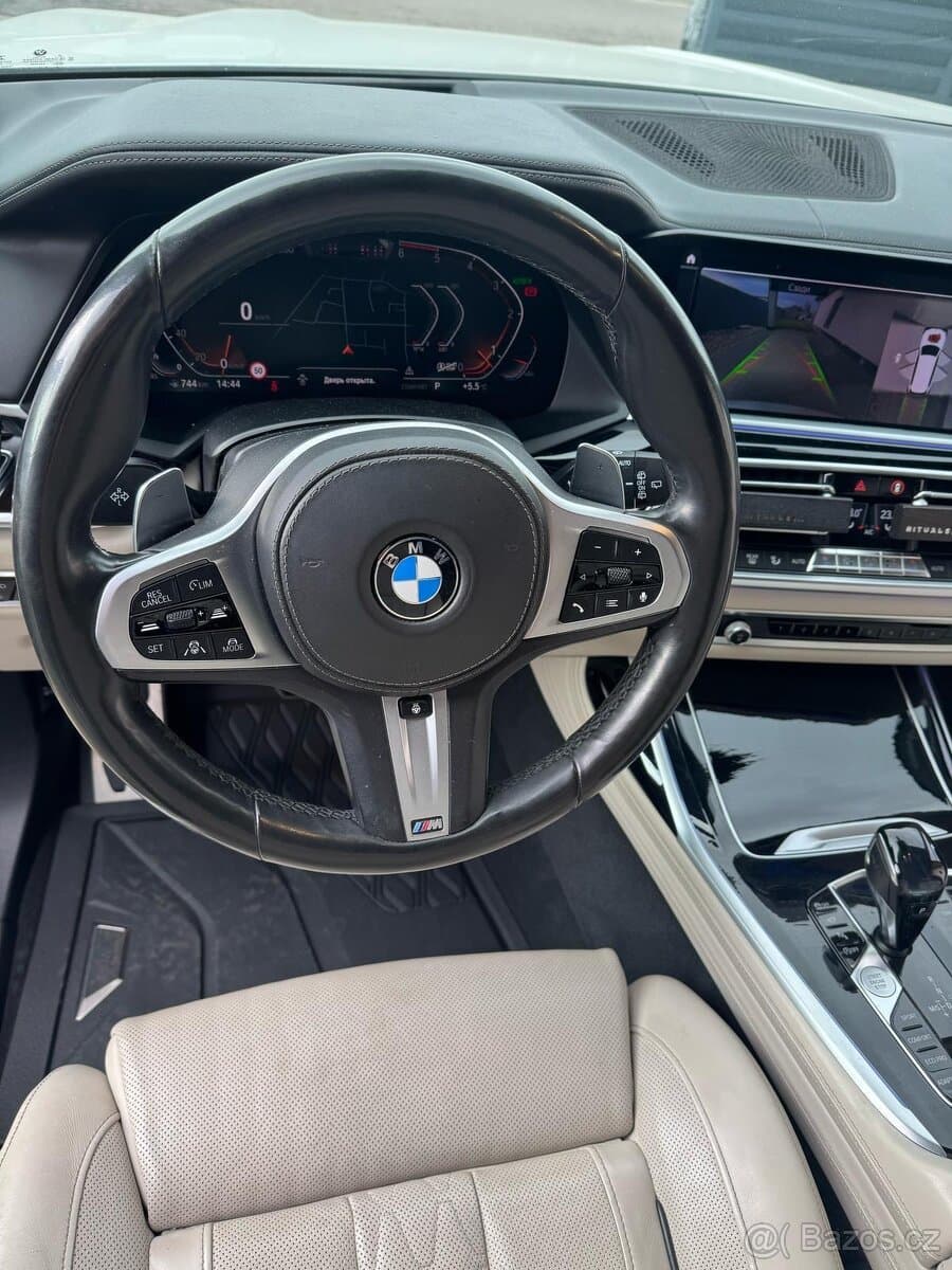 2019 BMW X7 - 16