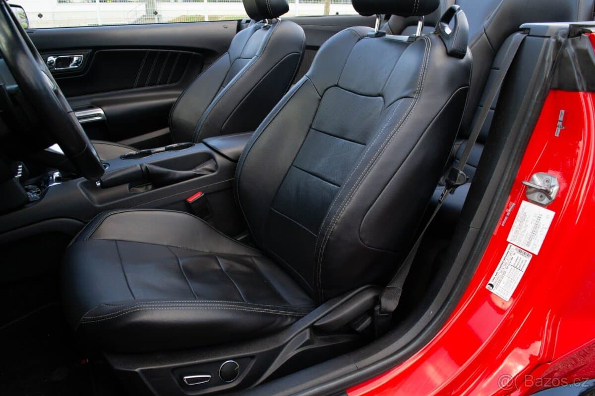 2016 Ford MUSTANG - 16