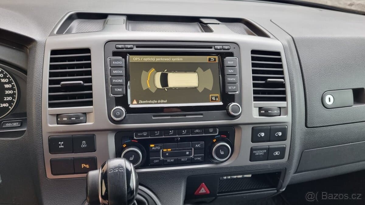 2015 Volkswagen CARAVELLE - 16