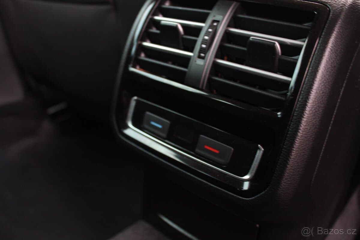 2015 Volkswagen PASSAT - 16