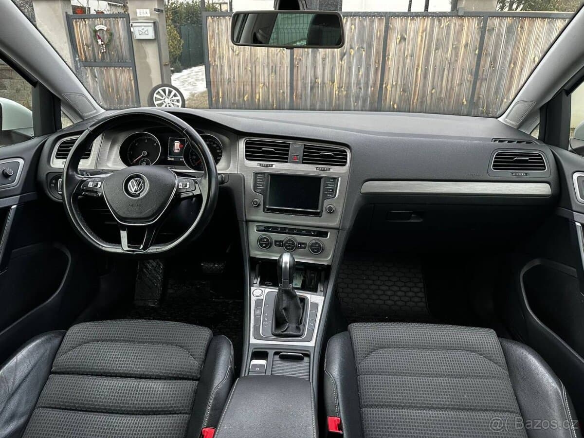 2017 Volkswagen GOLF - 16