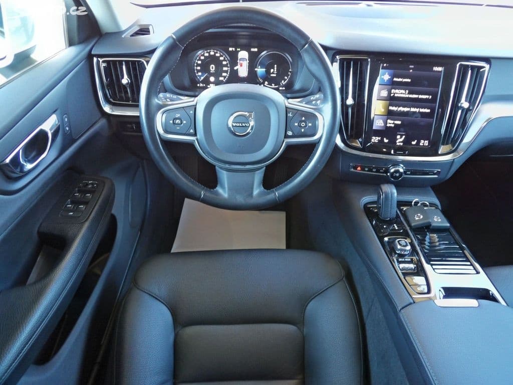 2020 Volvo V60 - 16