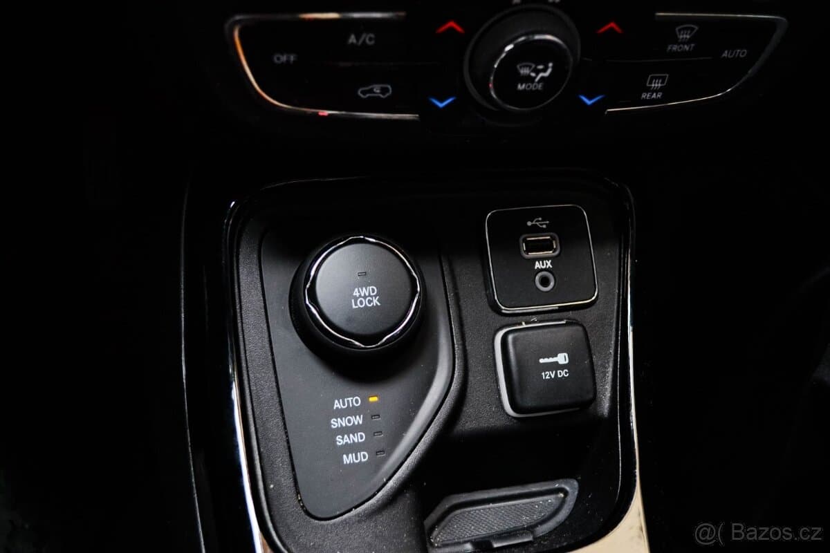 2019 Jeep COMPASS - 16