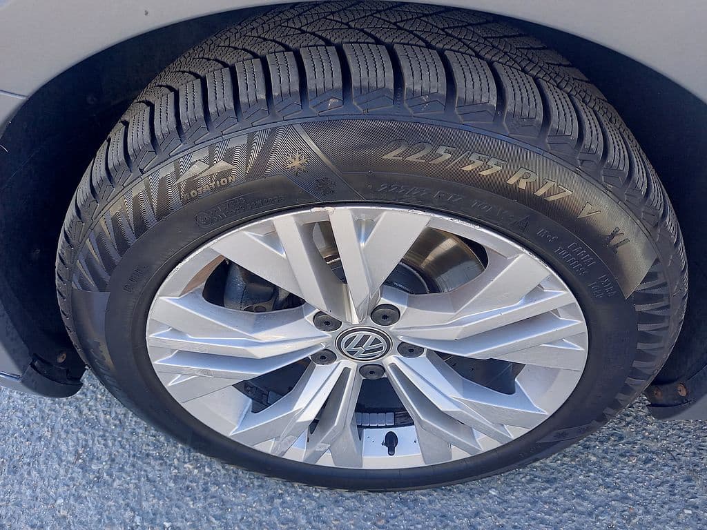 2016 Volkswagen PASSAT - 16