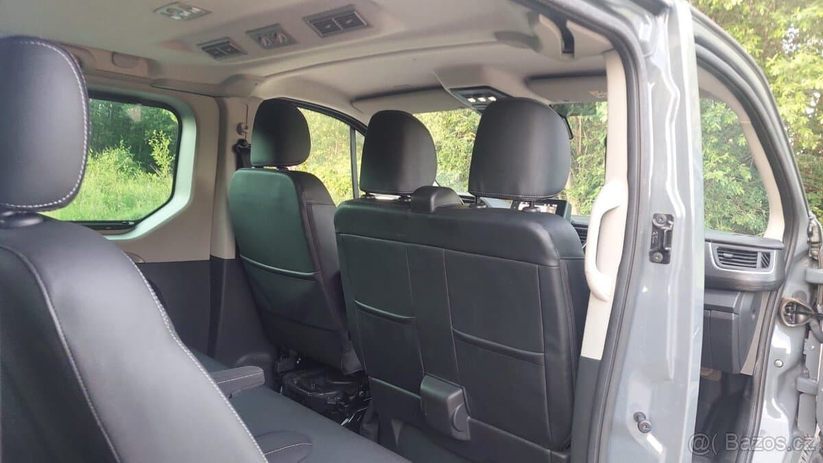 2023 Renault TRAFIC - 16