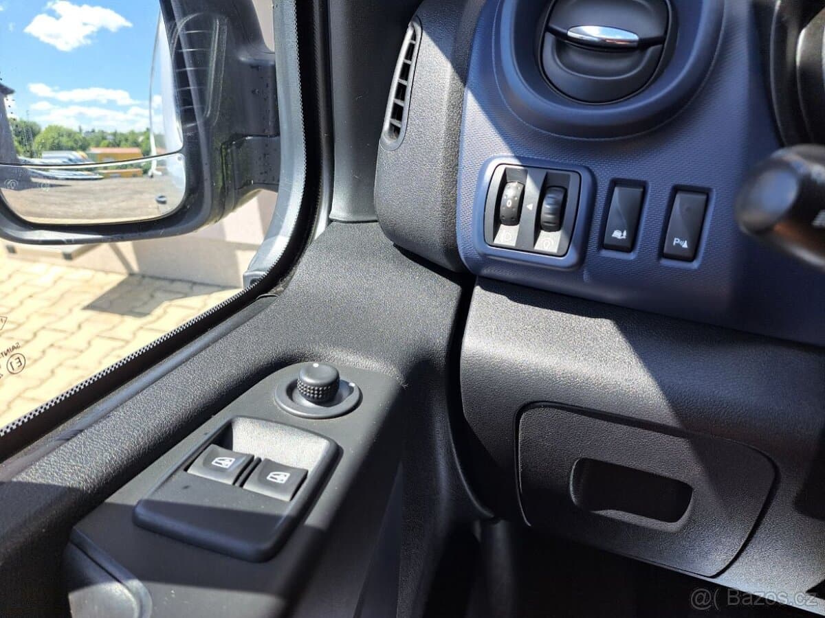 2015 Opel VIVARO - 16