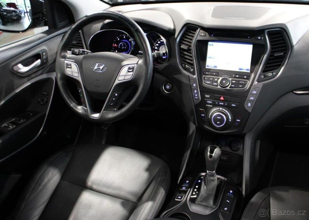 2016 Hyundai SANTA FE - 16