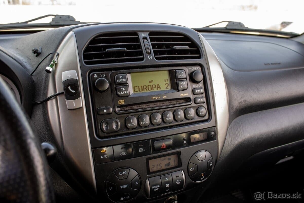 2005 Toyota RAV4 - 16