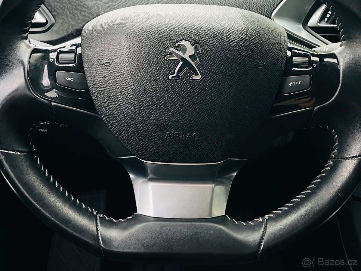 2020 Peugeot 308 - 16