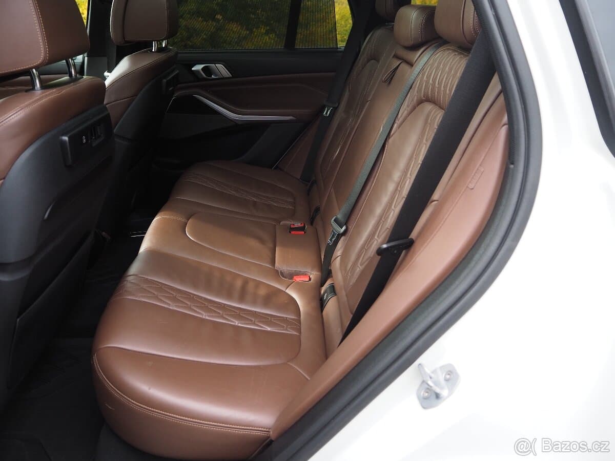 2019 BMW X5 - 16