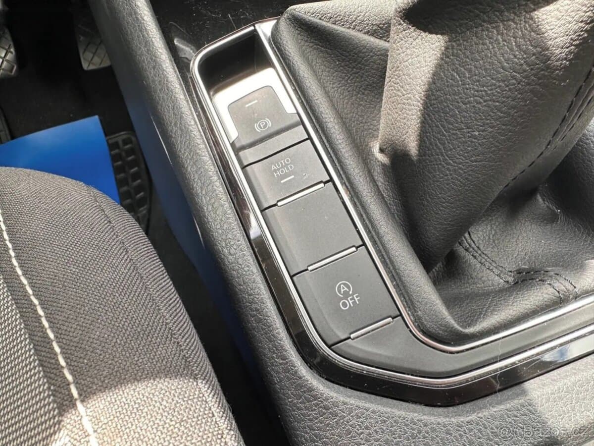 2015 Volkswagen GOLF - 16