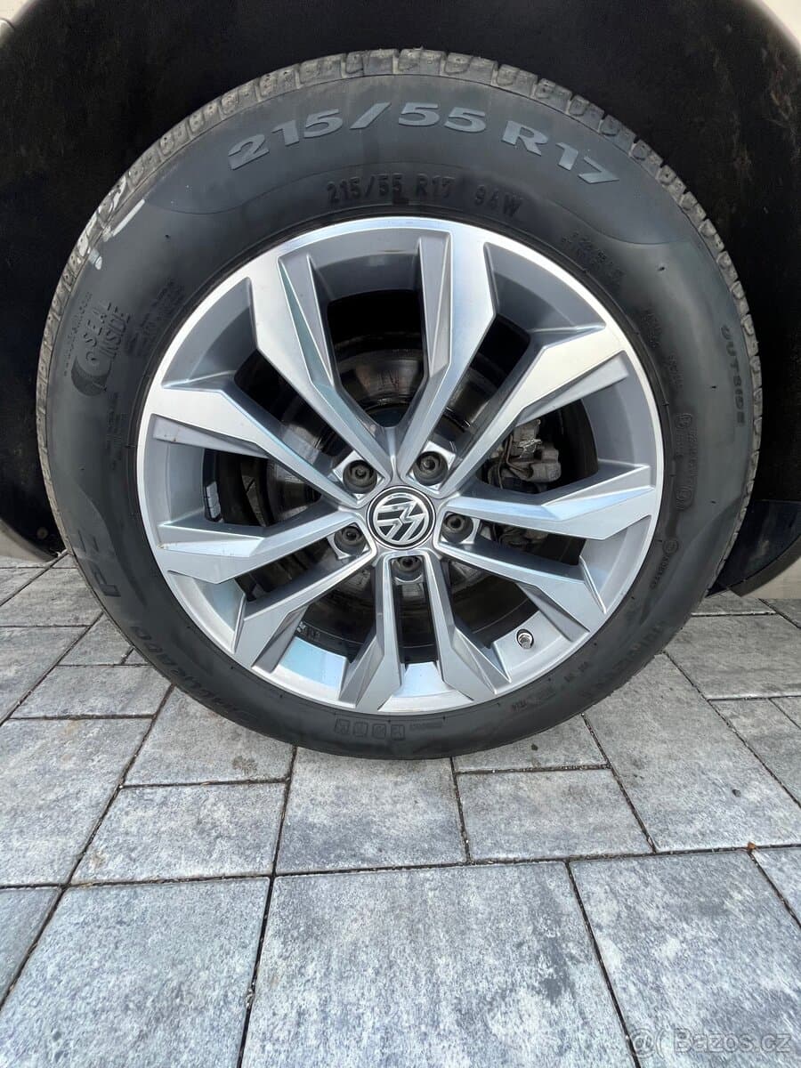 2016 Volkswagen PASSAT - 16