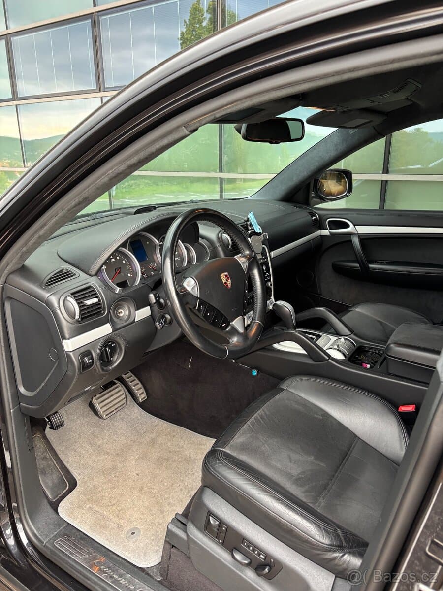 2008 Porsche CAYENNE - 16