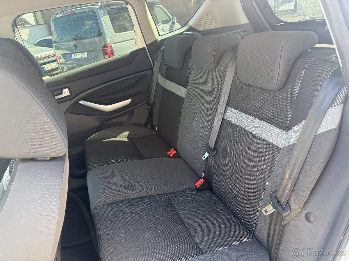 2010 Ford KUGA - 16