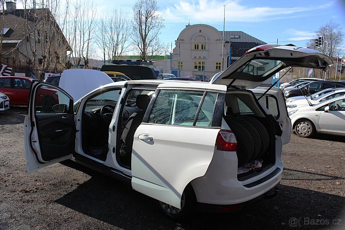 2015 Ford C-MAX - 16