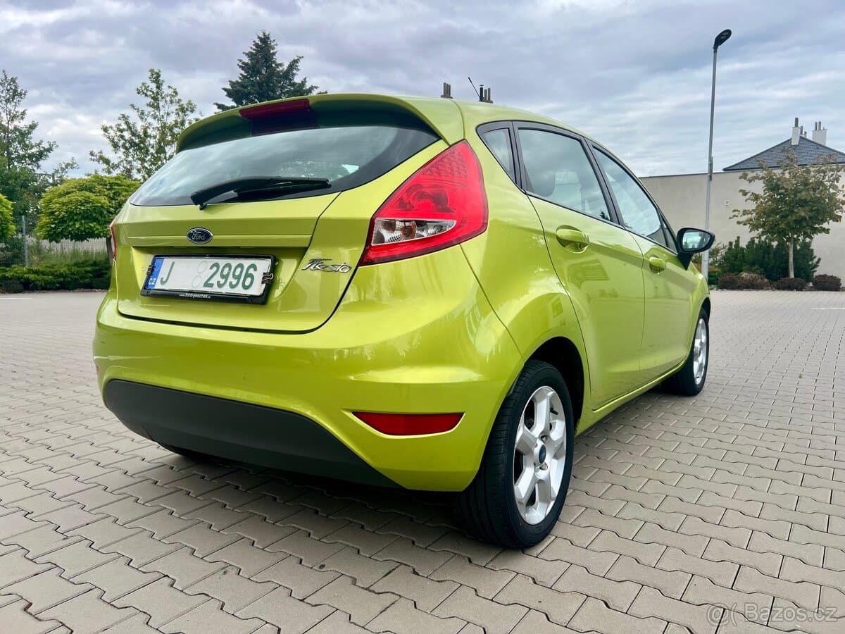 2009 Ford FIESTA - 16