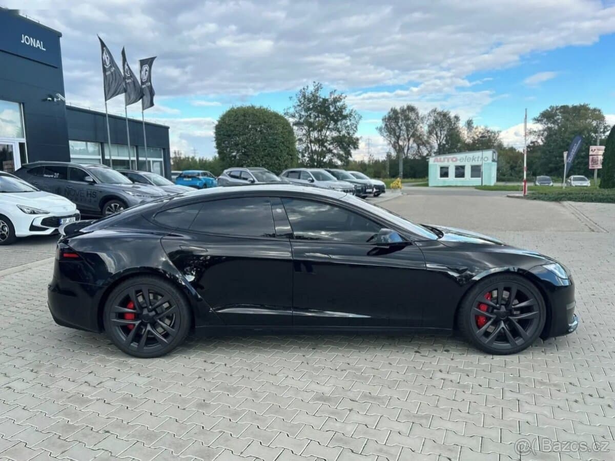 2024 Tesla MODEL S - 16