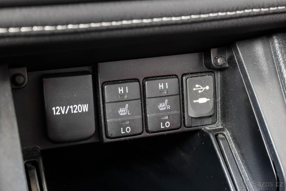 2017 Toyota COROLLA - 16