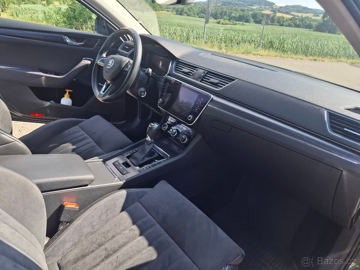 2020 Škoda SUPERB - 16