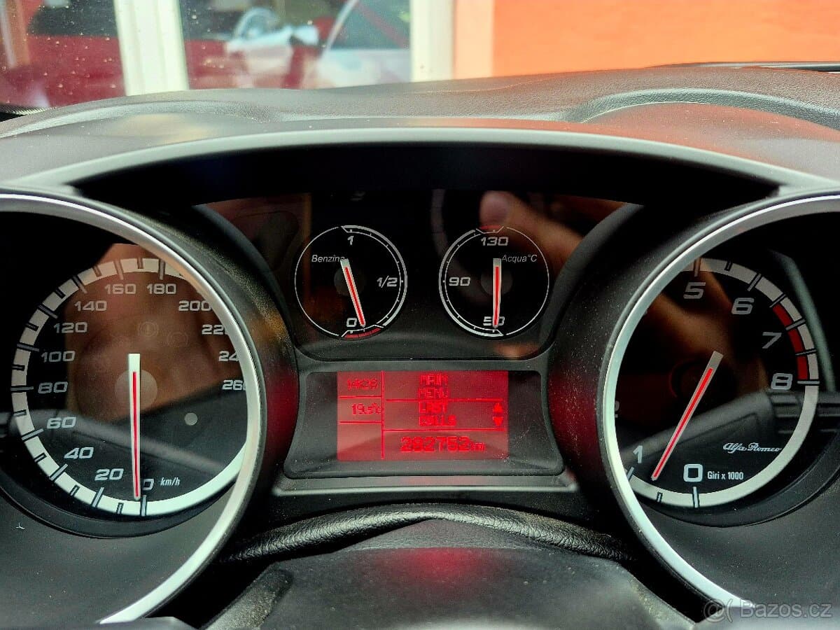 2010 Alfa Romeo GIULIETTA - 16