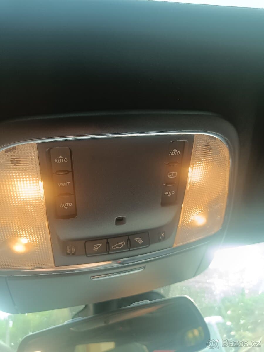 2014 Jeep CHEROKEE - 16